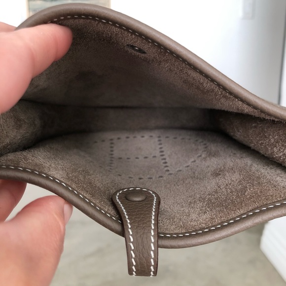 ❤️ SOLD DIRECT! New Hermès Evelyn TPM in Etoupe - Picture 14 of 14